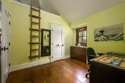 Entry Foyer Photo of 219 65b Street, Delta, BC