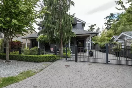 Front Yard Photo of 219 65b Street, Delta, BC
