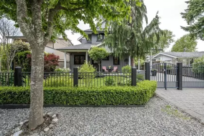 Garden / Landscaping Photo of 219 65b Street, Delta, BC