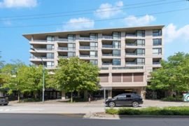 302 160 W 3rd Street, North Vancouver, BC