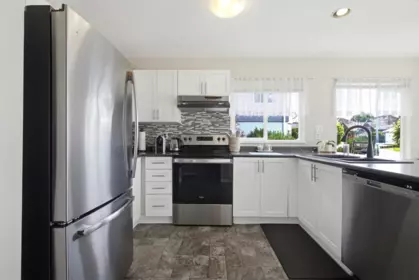 Kitchen Photo of 10 3902 Latimer Street, Abbotsford, BC
