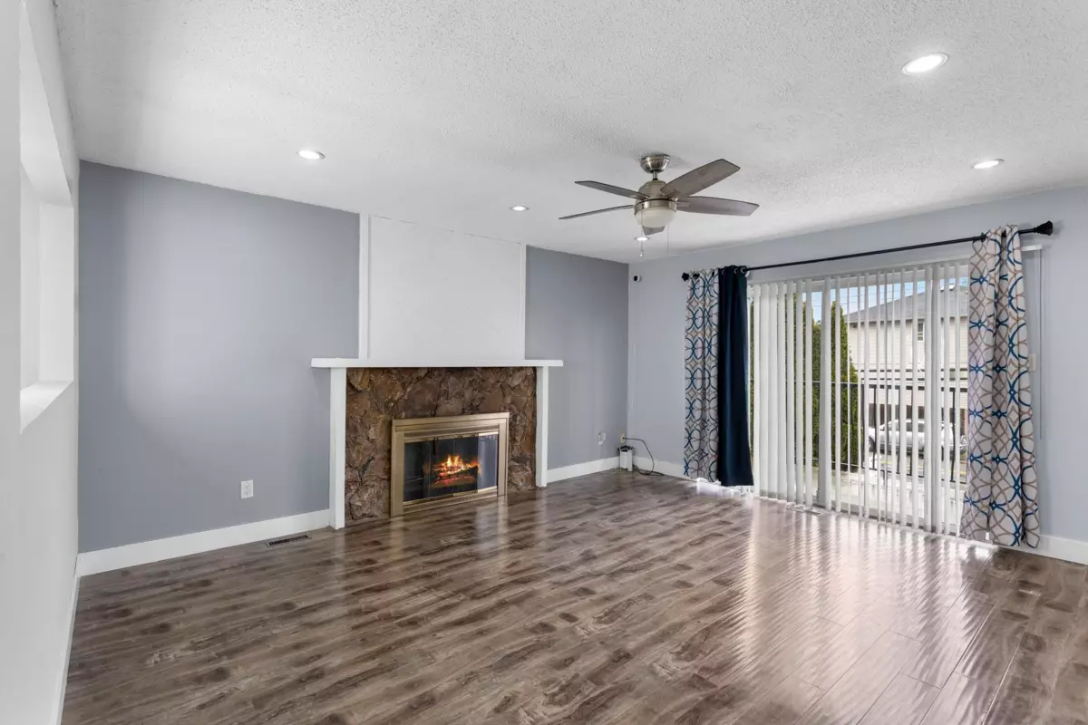 Family Room Photo of 11546 128 Street, Surrey, BC