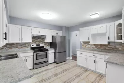 Kitchen Photo of 11546 128 Street, Surrey, BC