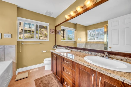 Powder Room Photo of 142 2979 Panorama Drive, Coquitlam, BC