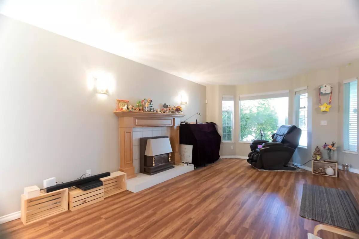 Dining Area Photo of 12271 234 Street, Maple Ridge, BC