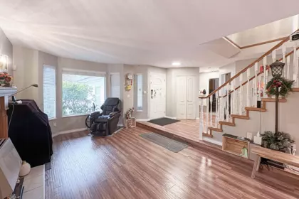 Entry Foyer Photo of 12271 234 Street, Maple Ridge, BC