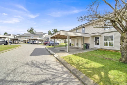 Outdoor Patio Photo of 195 32550 Maclure Road, Abbotsford, BC