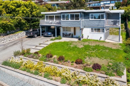 Backyard Photo of 454 Monteray Avenue, North Vancouver, BC