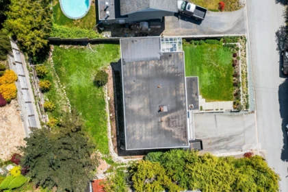 Hot Tub / Spa Photo of 454 Monteray Avenue, North Vancouver, BC