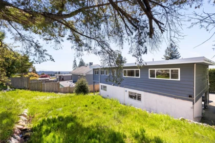 Swimming Pool Photo of 454 Monteray Avenue, North Vancouver, BC