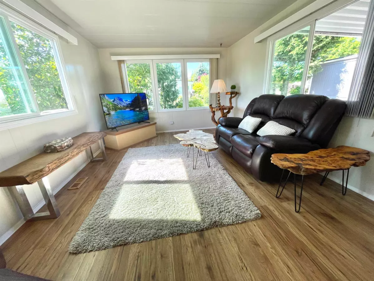 Family Room Photo of 85 1840 160 Street, Surrey, BC