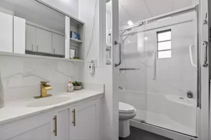 Primary Bathroom Photo of 85 1840 160 Street, Surrey, BC