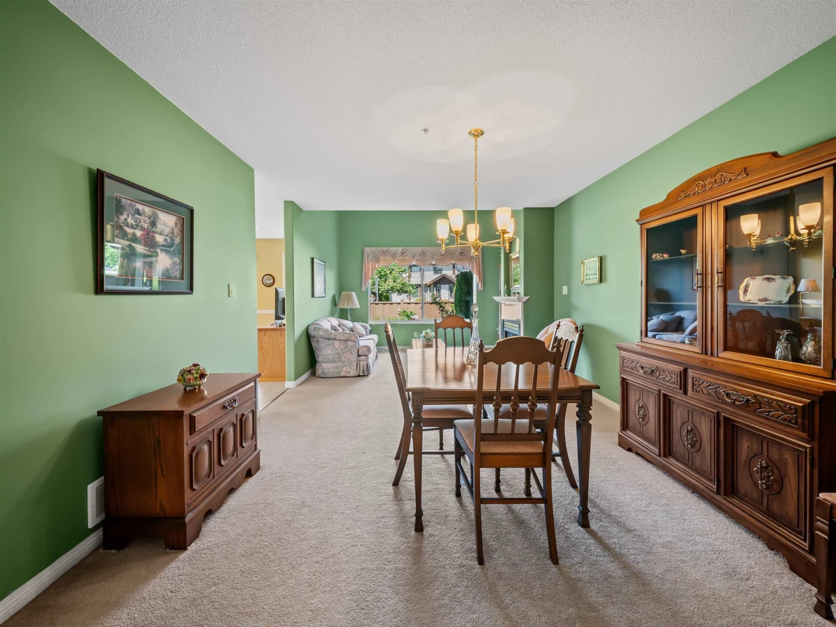 Living Room Photo of 3 1370 Riverwood Gate, Port Coquitlam, BC