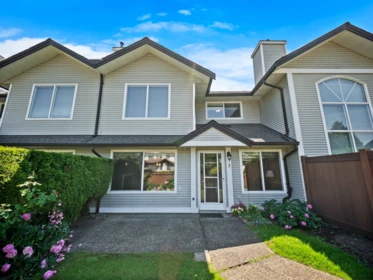 Garden / Landscaping Photo of 3 1370 Riverwood Gate, Port Coquitlam, BC