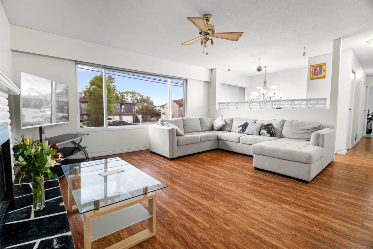 Dining Area Photo of 11776 86 Avenue, Delta, BC