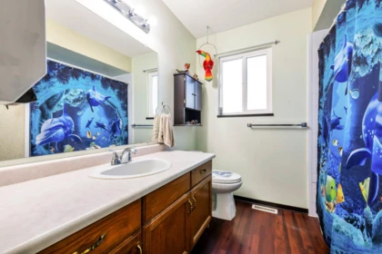 Guest Bathroom Photo of 5927 184 Street, Surrey, BC