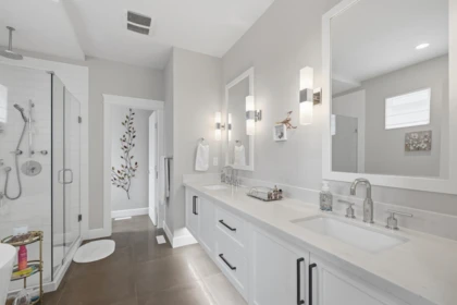 Mudroom Photo of 16743 22nd Avenue, Surrey, BC