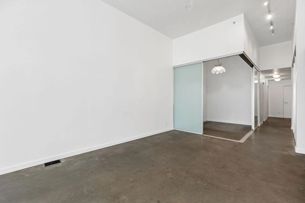 Family Room Photo of 310 53 W Hastings Street, Vancouver, BC