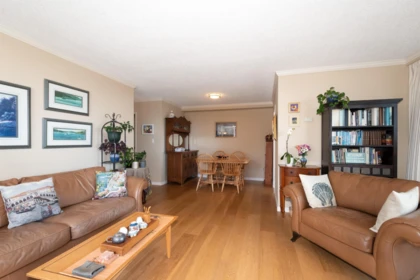 Breakfast Nook Photo of 402 1390 Duchess Avenue, West Vancouver, BC