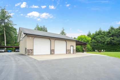 Swimming Pool Photo of 24645 50 AVENUE, Langley BC V2Z 1E4