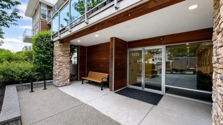 PH2 1033 St. Georges Avenue, North Vancouver, BC, North Vancouver — Apartment/Condo for sale