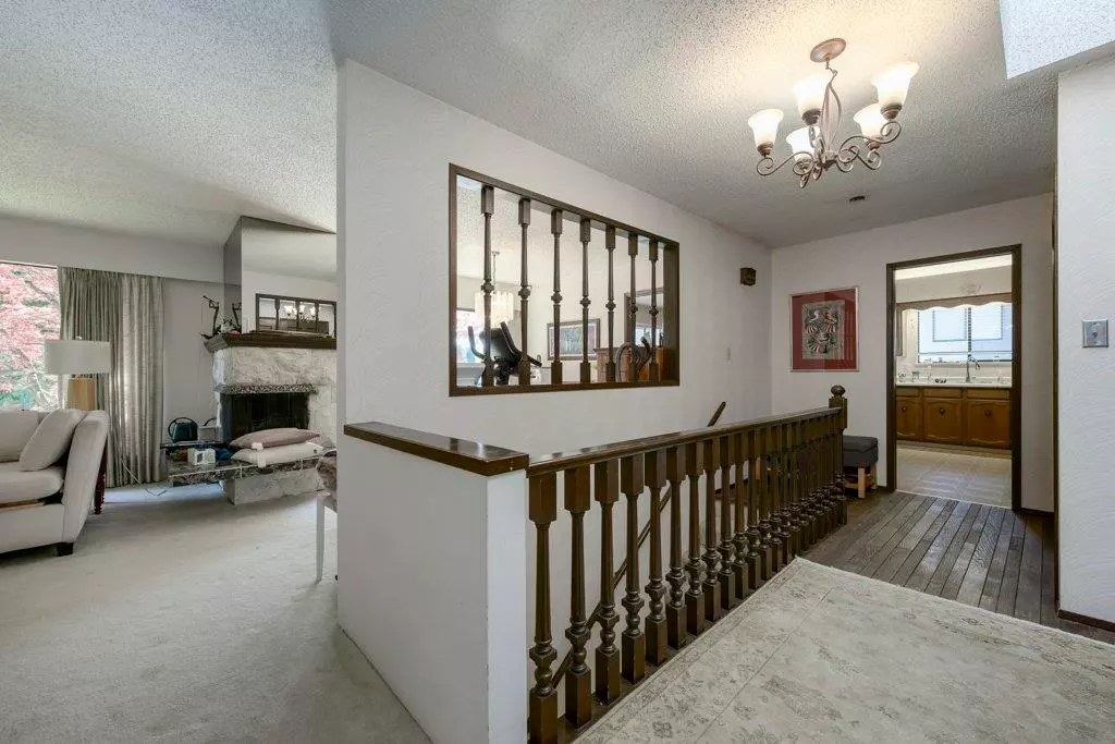 Living Room Photo of 8194 WOODLAKE COURT, Burnaby BC V5A 3P4