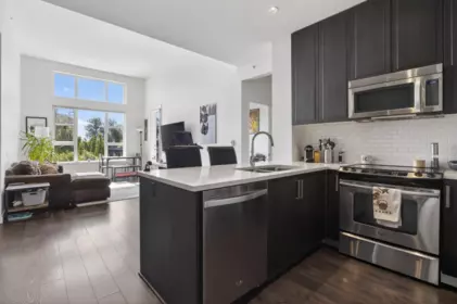 Kitchen Island Photo of 407 550 Seaborne Place, Port Coquitlam, BC