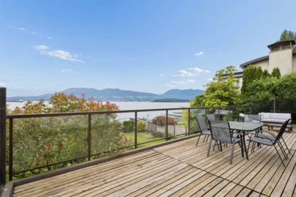 Garden / Landscaping Photo of 2651 Point Grey Road, Vancouver, BC