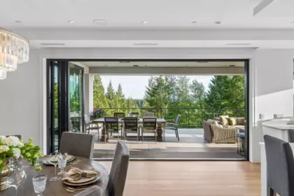 Breakfast Nook Photo of 2051 Ridge Mountain Drive, Anmore, BC