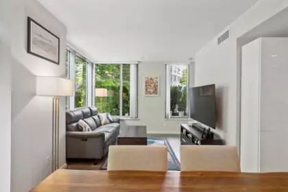 Breakfast Nook Photo of 101 5883 Barker Avenue, Burnaby, BC
