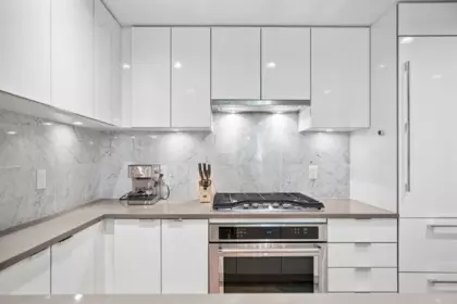 Kitchen Photo of 101 5883 Barker Avenue, Burnaby, BC