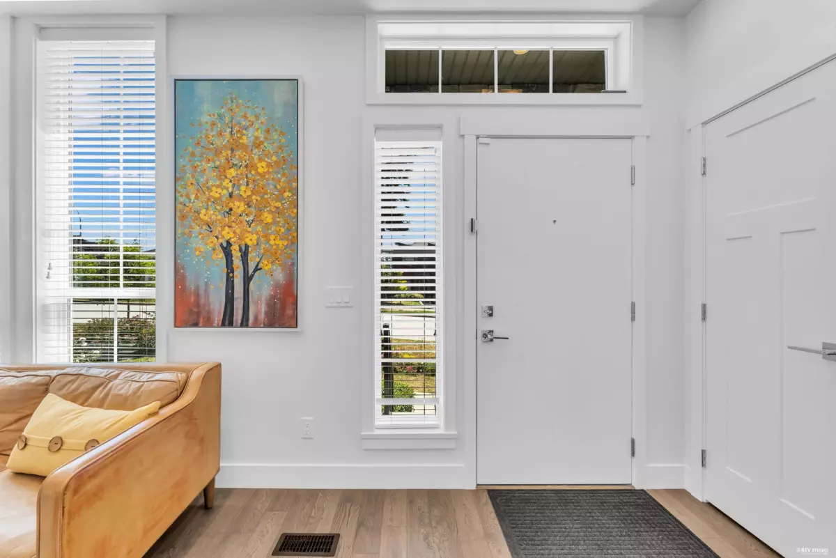 Dining Area Photo of 16477 21 Avenue, Surrey, BC