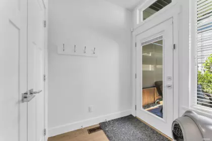 Basement Recreation Room Photo of 16477 21 Avenue, Surrey, BC