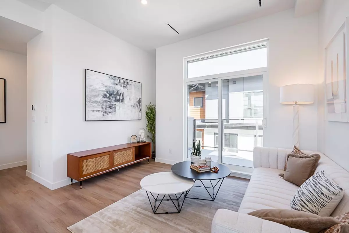 Dining Area Photo of 2 10380 No. 4 Road, Richmond, BC