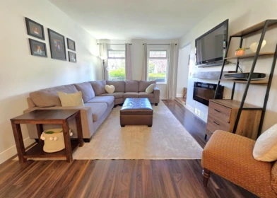 Walk-In Closet Photo of 20986 93a Avenue, Langley, BC