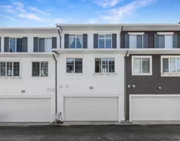 Backyard Photo of 26 16337 15 Avenue, Surrey, BC