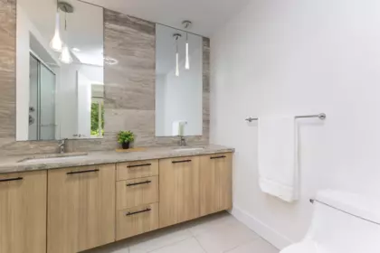 Hallway Photo of 51 6350 142 Street, Surrey, BC