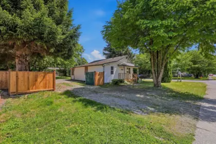 Primary Bedroom Photo of 9550 Victor Street, Chilliwack, BC