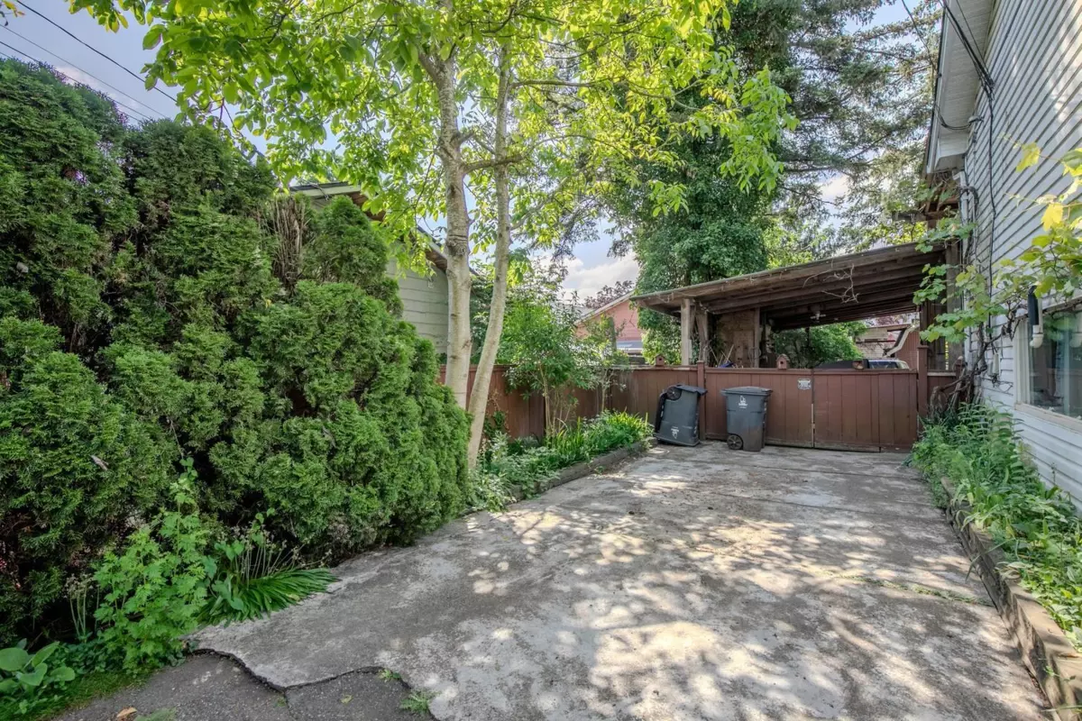 Family Room Photo of 17360 58a Avenue, Surrey, BC