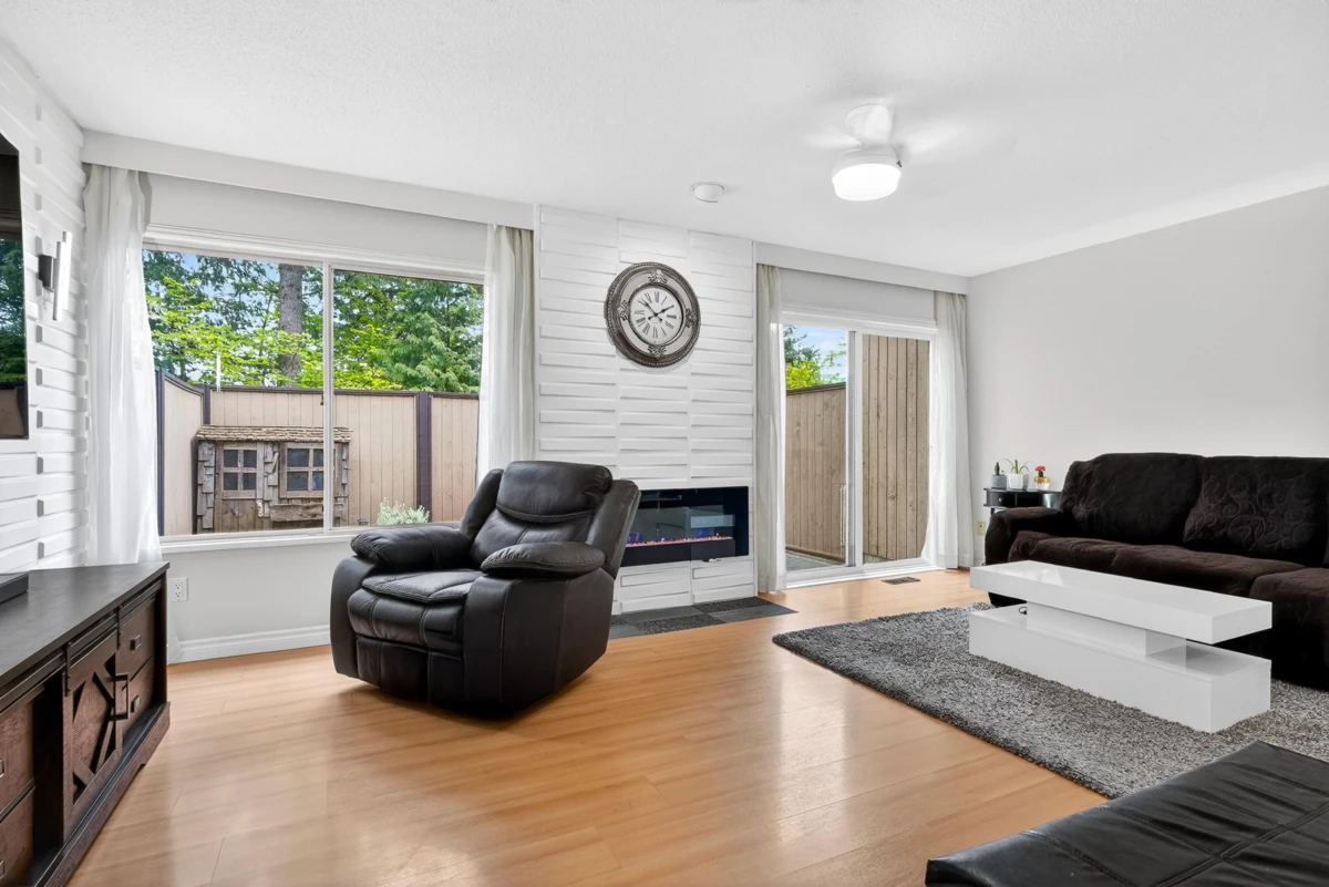 Family Room Photo of 32 3015 Trethewey Street, Abbotsford, BC