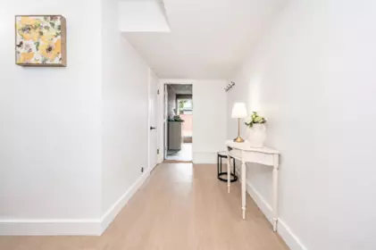 Entry Foyer Photo of 525 55 Street, Delta, BC