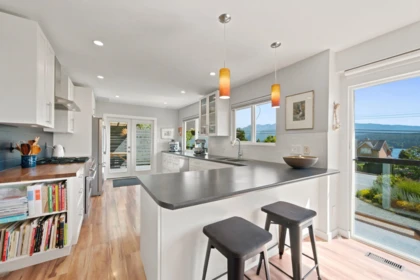 Kitchen Photo of 575 N Dollarton Highway, North Vancouver, BC