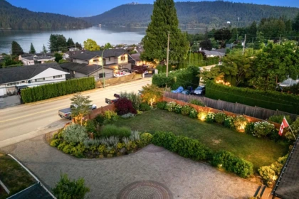 Outdoor Deck Photo of 575 N Dollarton Highway, North Vancouver, BC