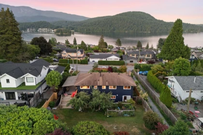 Outdoor Patio Photo of 575 N Dollarton Highway, North Vancouver, BC