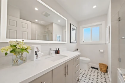 Powder Room Photo of 575 N Dollarton Highway, North Vancouver, BC