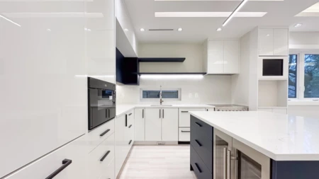 Kitchen Island Photo of 2373 W 7th Avenue, Vancouver, BC