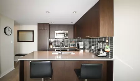 Kitchen Island Photo of 1206 2975 Atlantic Avenue, Coquitlam, BC