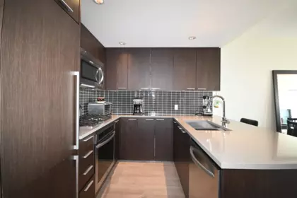 Kitchen Photo of 1206 2975 Atlantic Avenue, Coquitlam, BC