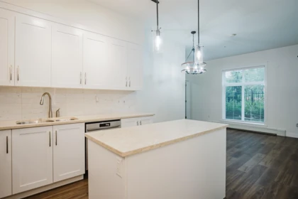 Kitchen Island Photo of 4 11077 Ravine Road, Surrey, BC