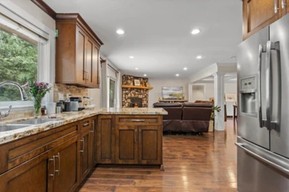 Kitchen Island Photo of 49322 Neville Road, Sardis - Chwk River Valley, BC